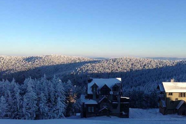 [Image: Ski-in/Ski-Out Top of the World @ Snowshoe Top Floor - 4th Night Free &amp; 25% Off]