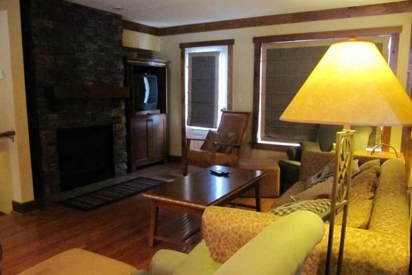 [Image: Beautiful Ski in/Ski Out 3 Bedroom Home Sleeps 10! Let's Make a Deal!!]