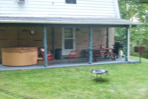 [Image: Secluded Pet-Friendly Cabin at Smoke Hole Sleeps 10 with 5 Person Hottub.]