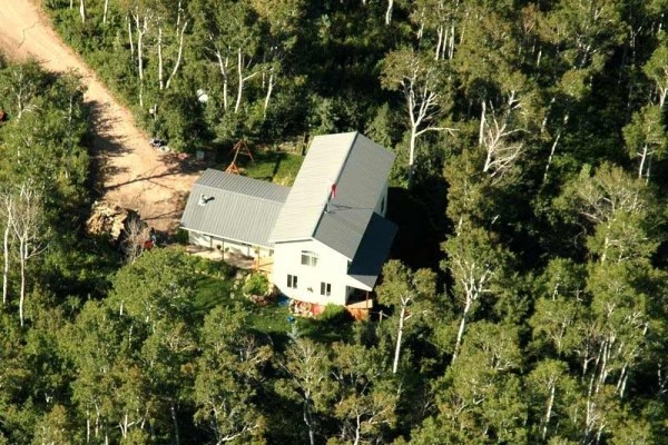 [Image: Aspen Hideout Near Yellowstone, Island Park, Grand Teton, Henry's Fork River]