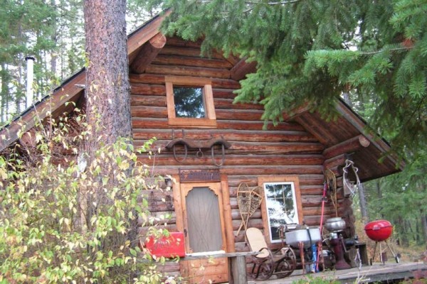 [Image: Log Cabin on 80 Acre Horse Ranch]