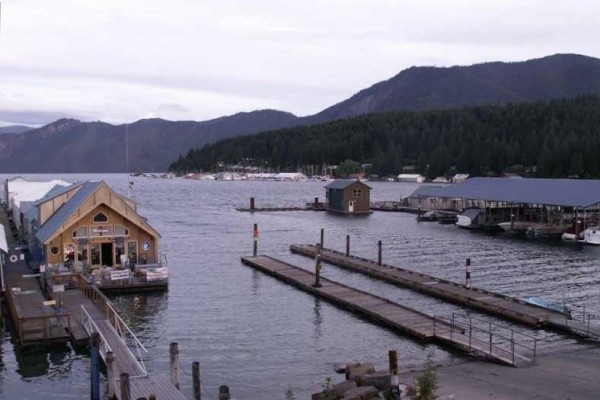 [Image: Beautiful Waterfront Condo on Lake Pend Oreille, Bayview]