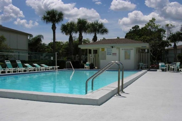 [Image: Florida Gulf Coast Condo Ideally Located for Golf, Beaches and Theme Parks]