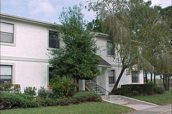 [Image: Beautiful Condo in Prime Florida Location Within Premier Gated Community.]