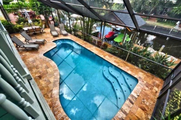 [Image: Lake Tarpon Executive Waterfront Million Dollar Pool Home,5 BR,3 Bath,3 Car Gar]