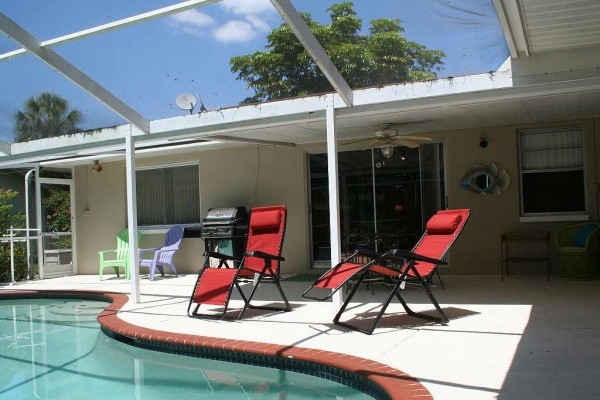 [Image: Private Pool House W/Spa-Quiet Area-Mins. from Sponge Docks-Beaches-Golf-Fishing]