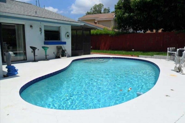 [Image: Palm Harbor 3/2/2 Pool Home! *Special Rate for October and November 2014!]