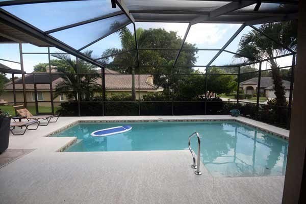 [Image: Luxury Palm Harbor 4 Brm Vacation Home with Heated Pool]