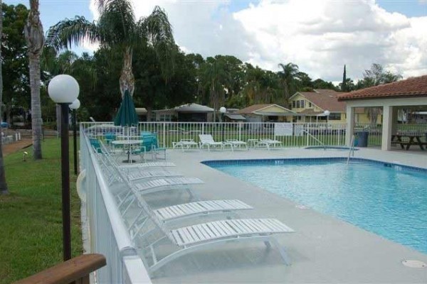 [Image: 'Paradise' Lake Tarpon Water Front Condo with 19' Boat]