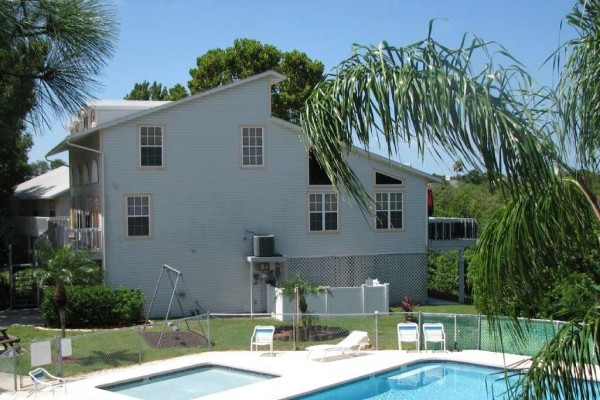 [Image: Family-Friendly Holiday House on the Pinellas Trail - Townhouse 'Paradise' French]