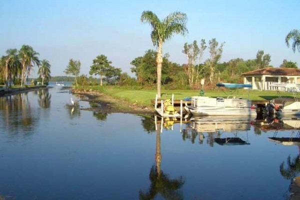 [Image: Best Stressless Vacation 4 U- Condo on Lake Tarpon]