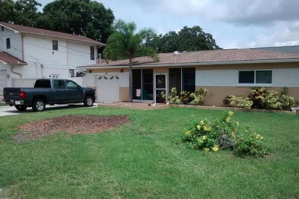 [Image: Beautiful Pool Home - Canal Access to Lake Tarpon]