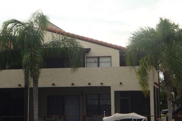 [Image: Water Front Condo on Lake Tarpon]