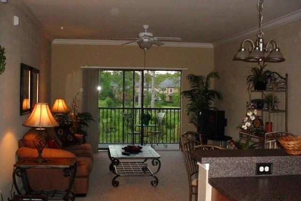 [Image: Furnished Luxury Condo - Heated Pool, Fitness Center, Utilities Included]