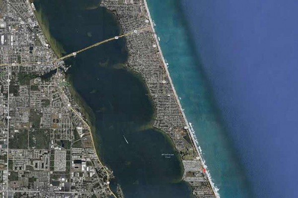 [Image: Oceanfront Condo in Mel Beach: Live the Dream!]