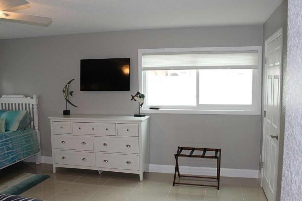 [Image: Brand New 5 Bedroom, 4.5 Bath Home on the Intercoastal - Madeira Beach, Fl]