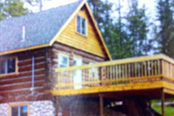 [Image: Beautiful Log Cabin on 5 Acres, Water &amp; Silverwood Close by!]
