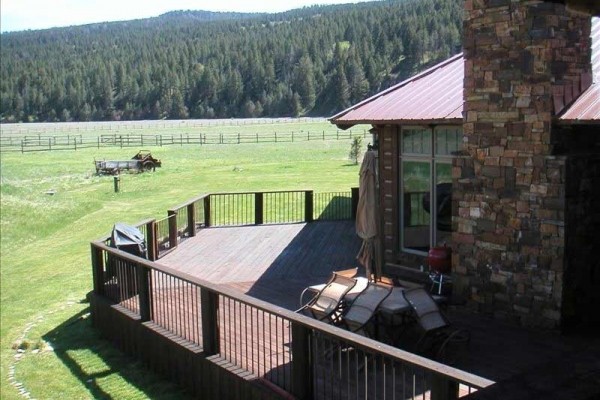[Image: Premiere Lodge on the Southfork of the Pristine Snake River]