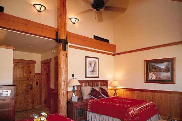 [Image: Stunning Suite at South Fork Lodge Offering Rustic Elegance and Sweeping Views of the Snake River]