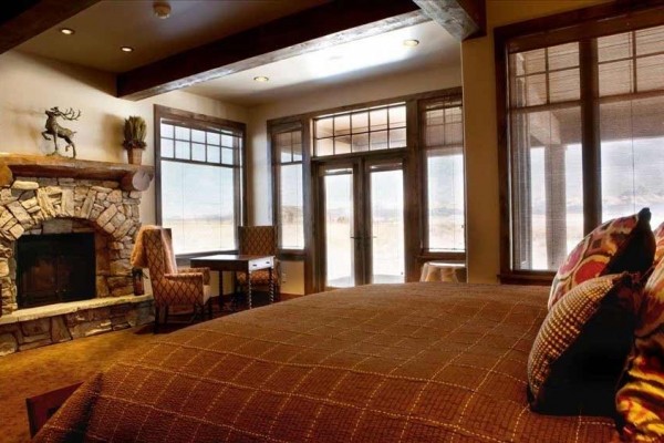 [Image: Luxury Western Home in Teton Valley]