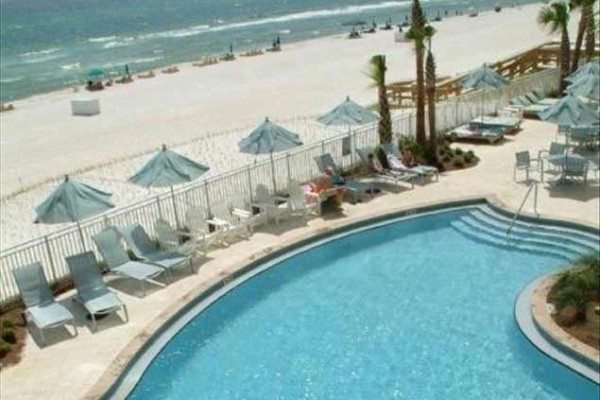 [Image: Best of the Best!!! 2 Bd + 2 Bunk! Very Clean! Ocean Front! Beach Chairs!]