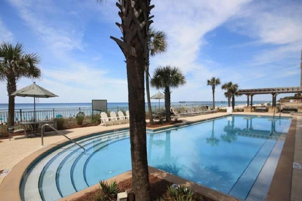 [Image: Luxuriant Beachfront Condo Right on the Gulf Coast and Right Next to Pier Park]