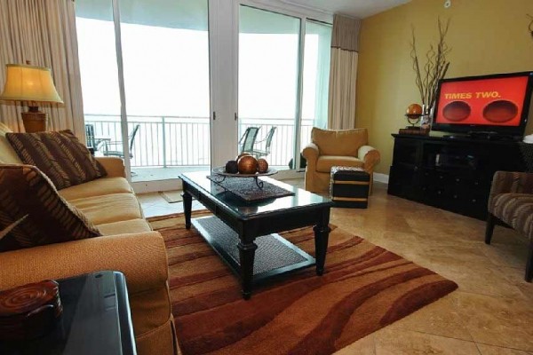 [Image: Luxuriant Beachfront Condo Right on the Gulf Coast and Right Next to Pier Park]