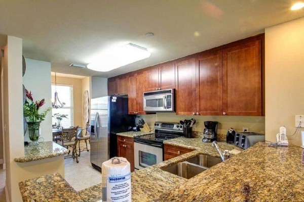 [Image: Fabulous Platinum Updated Low Floor 3BR with 3 King Beds! Awesome Fall Rates!]