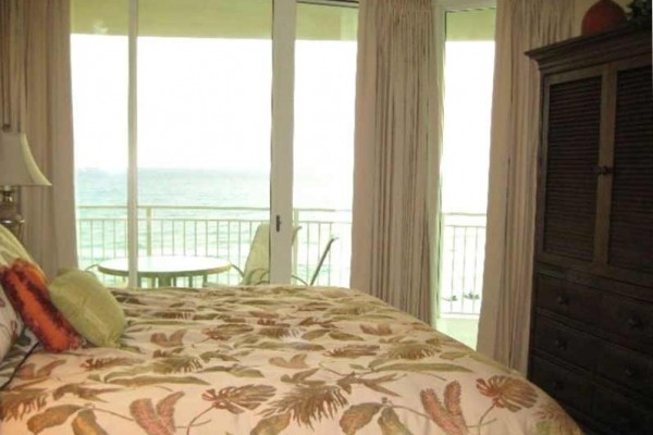 [Image: Near Pier Park-1.5BR/2BA Ocnfrnt Mstr BR-Free Beach Chairs Svc]