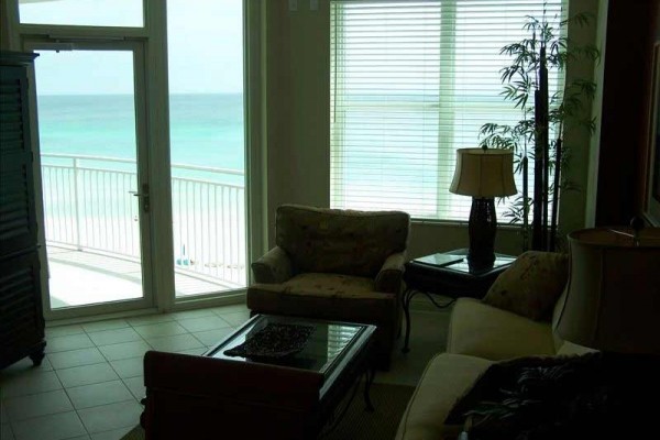 [Image: Near Pier Park-1.5BR/2BA Ocnfrnt Mstr BR-Free Beach Chairs Svc]