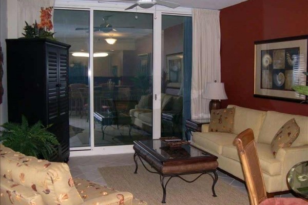 [Image: Near Pier Park-1.5BR/2BA Ocnfrnt Mstr BR-Free Beach Chairs Svc]