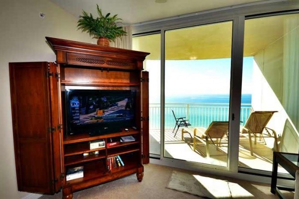 [Image: 1006 Aqua 1 Bedroom W/Bunks Gulf Front]