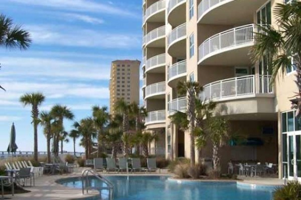 [Image: 3 Bed/3 Bath, 8th Floor, Free Beach Service, Beautiful Unit!]