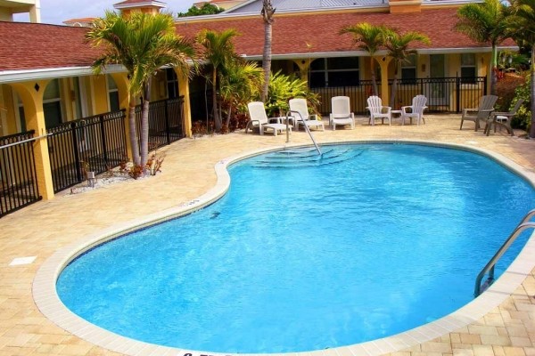 [Image: Luxury Vacation Condo on the Gulf of Mexico in Redington Shores, Fl.]