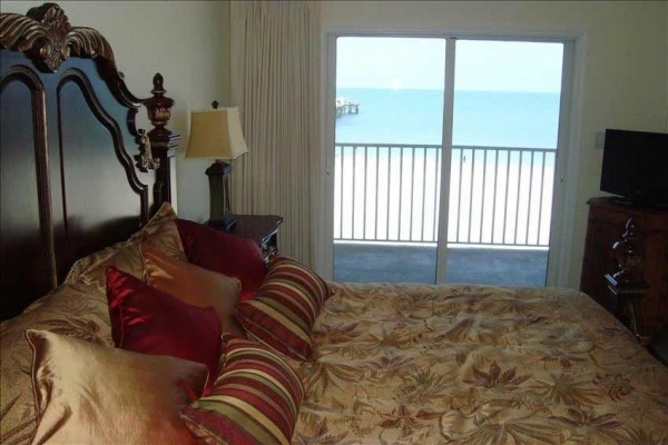 [Image: September Sale!!! Great Beach &amp; Ocean Front on the Sand, 3 Bdrm/2bath!!]