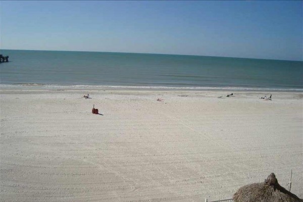 [Image: September Sale!!! Great Beach &amp; Ocean Front on the Sand, 3 Bdrm/2bath!!]