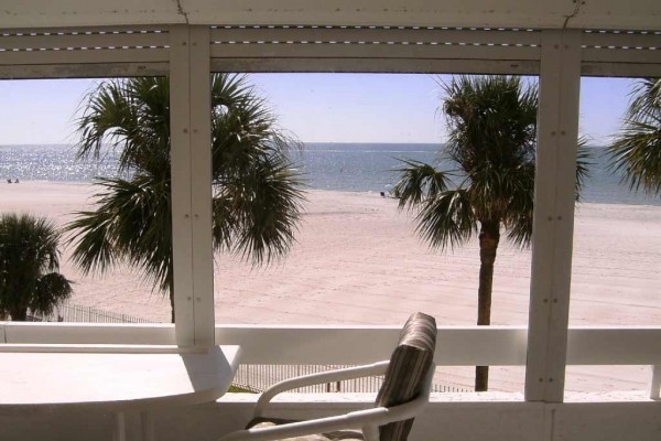 [Image: Relax in a Beautiful Gulf Front Condo with Heated Pool 24 Hour Gated Community]