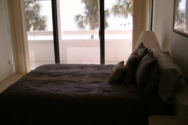 [Image: Relax in a Beautiful Gulf Front Condo with Heated Pool 24 Hour Gated Community]
