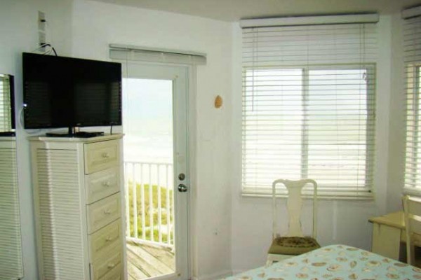 [Image: Key West Style 4/3 $1,295 Wkly 09/13 to 10/18...Call Now]