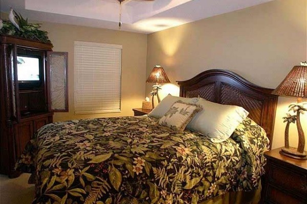 [Image: Stunning Decor! 3 Bedroom;3 Bath;Large Gulf Front Balcony]