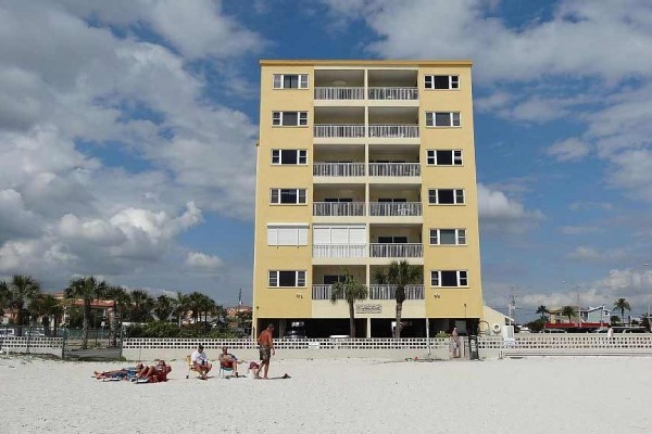 [Image: Enjoy the Gulf of Mexico from This Spacious Beachfront Condo!]