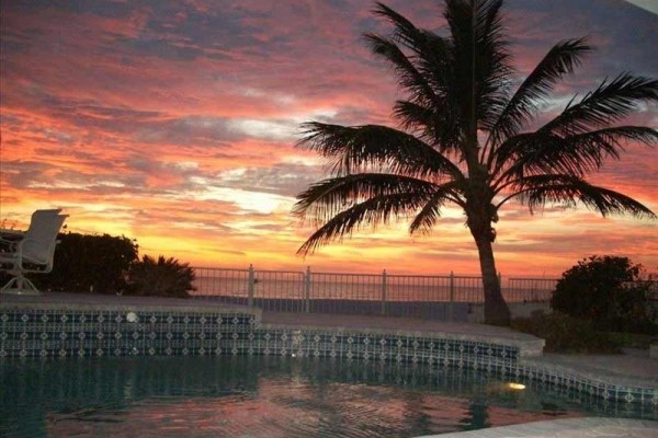 [Image: The Sunset House / Private Beachhouse W/ Pool &amp; Hot Tub]