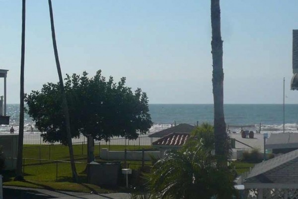 [Image: Blue Days Beach Cottage - Single Family Home]