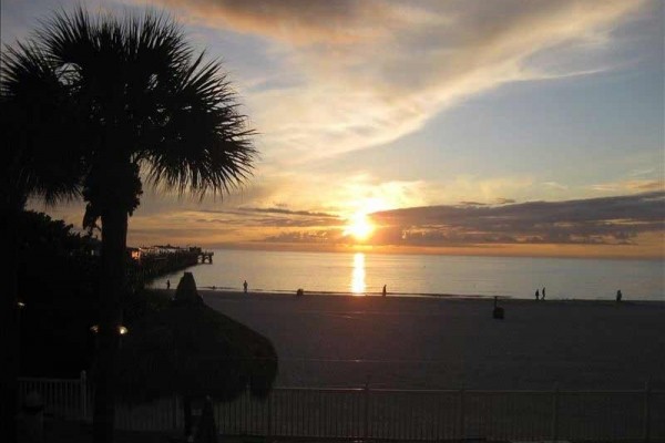 [Image: Amazing 2 Bdrm/2 Bath Beach Front Condo at Sea Oats-Free Wifi]