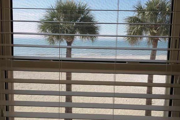 [Image: Summer Special 25% Off! Beachfront Townhome Just Feet from White Sand, Exquisite]