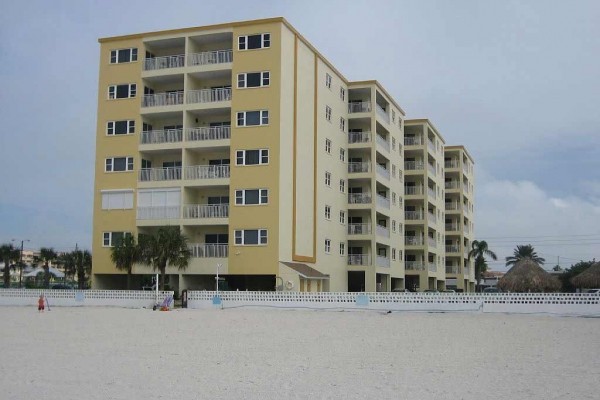 [Image: A Spacious Beachfront Condo that Overlooks the Gulf of Mexico! Unit #105]