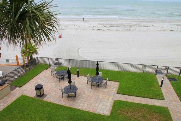 [Image: The Shores #301 Direct Beach Front Corner Unit. 2b 2b. Immaculate Complex.]