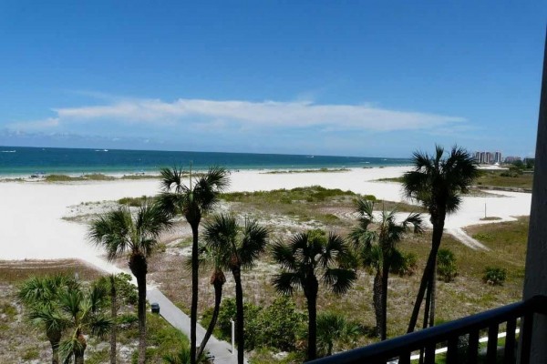 [Image: Newly Renovated Lighthouse Towers Condo with Spectacular Views of Gulf!]