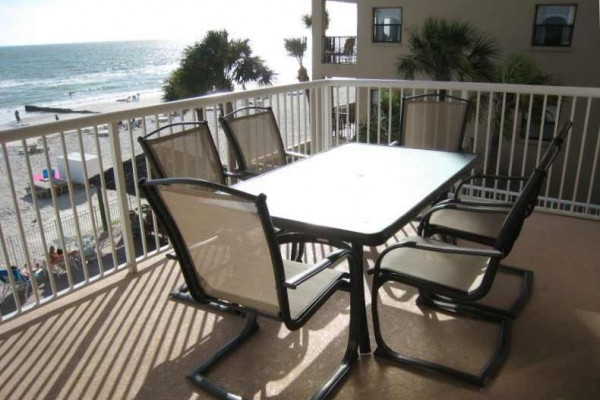 [Image: Stunning Sunsets on the Beach - 3 BR/2 BA Condo Seaview 204]