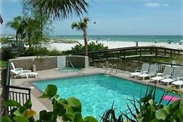 [Image: Excellent St Pete Beach Location with Pool, Parking, Wi-Fi]